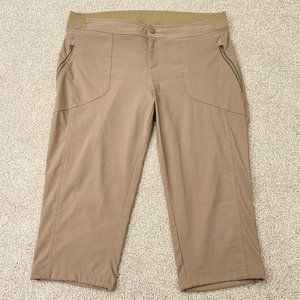 Columbia Omni Shield Women’s Size XL Beige Athletic Capri Hiking Pants